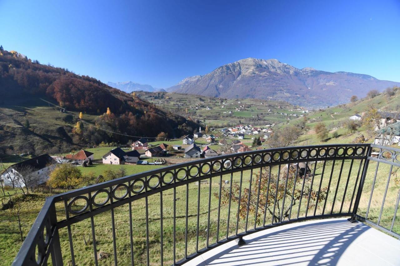 1060 Meet Eat Hike & Tour Villa Plav Exterior photo