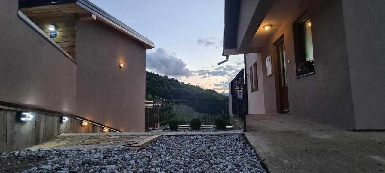 1060 Meet Eat Hike & Tour Villa Plav Exterior photo